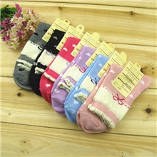春秋女式中短筒袜子爱心款蝴蝶结袜特色袜子批发糖果棉袜