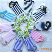 批发卡通袜女袜船袜彩色条纹女袜厂家直销袜子