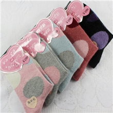 厂家批发女袜日单兔羊毛袜加厚保暖女士羊毛袜批发大圆点款