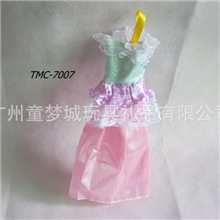 厂家供货：玩具衣服、塑胶玩具衣服、玩具裙、迷湖娃娃裙、公仔裙