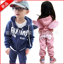 2.3kg童装批发2012新品厂家热销儿童天使翅膀加厚卫衣套装1819