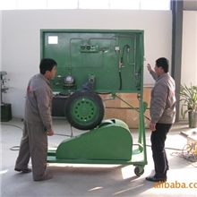 美联公司员工调试飞机刹车教学系统