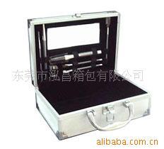 厂家供应出口款式化妆铝箱、化妆盒、美容品箱包、铝箱