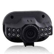 厂家火爆直销一款高清行车记录仪C600新款12灯夜视行车记录仪