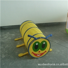 儿童游戏通道毛毛虫