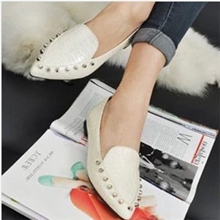 2013秋季新款名星款欧美复古铆钉鳄鱼纹尖头平底低帮单鞋女鞋批发