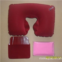 专业生产供应各种颜色的植绒枕头颈枕航空枕旅游三宝.