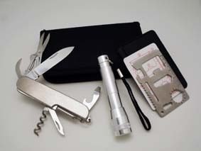 厂家直销汽车广告礼品多功能军刀套装野营工具套装促销赠品