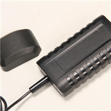 2013厂家防干扰磁感应报警小型工业级GPS车载定位器