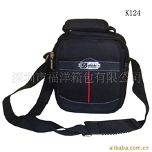 深圳市福洋箱包厂专业生产各种时尚休闲挎包，免费制作LOGO