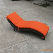 M供应铝管仿藤红坐垫休闲沙滩躺床.7018