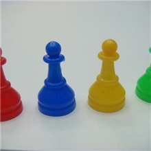 拍塑料棋子四色红黄蓝绿跳棋子，飞行棋子玩具棋子配件