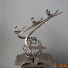 不锈钢制作的优美的校园雕塑