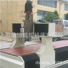 厂家生产供应各种衣柜橱柜铝材雕刻机优质精细铝材雕刻机系列