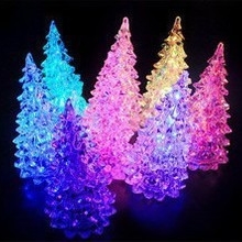 地摊发光玩具批发水晶圣诞树七彩圣诞树小夜灯迷你家居小夜灯