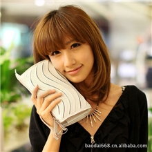 2013夏季新款女包韩版波浪纹女式包潮手拿包斜挎单肩小钱包包批发