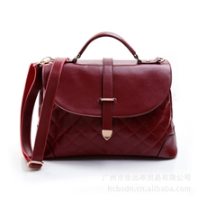 女包批发2013新款箭头菱格真皮女包休闲手提单肩斜跨牛皮邮差包