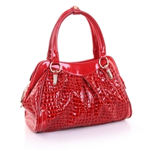 广州新款女包批发真皮鳄鱼纹手提包牛皮褶皱单肩女包潮品牌工厂