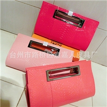 意嘉人2013夏季新款鳄鱼纹漆皮钢夹手提斜挎手拿晚宴女包包