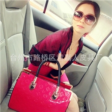 2013新款潮女亮皮漆面印花包高档时尚大包手提单肩包斜挎包新娘包