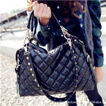 供应时尚休闲包新款绣线菱格纹泡泡三用包包肩带铆钉包单肩斜挎包