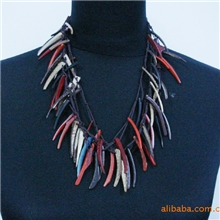 批发时尚项链牛角形混色椰壳长款项链厂家直销