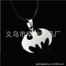 不锈钢简约饰品吊坠电影蝙蝠侠项链线切割首饰服装配饰挂饰钛