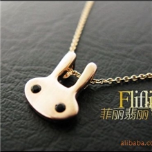 A010310拉丝玫瑰金兔头小项链休闲时尚出口欧美原单外贸项链