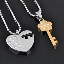 三色钥匙爱心钛钢吊坠情侣款项链项饰义乌小商品代理加盟
