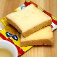 越南TIPO白巧克力鸡蛋牛奶面包干300克1*10