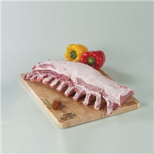 高品质伊比利亚进口黑毛猪带骨里脊真空冷冻带骨里脊可批发