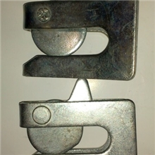 门扣厂家产床门扣碰锁供应猪产床门扣碰锁