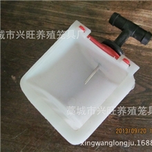 厂家批发优质水貂饮水器，新式水貂饮水用品，水貂饮水设备