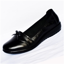 新款妈妈鞋真皮女鞋坡跟女单鞋时尚舒适中老年鞋平底工作鞋可分销