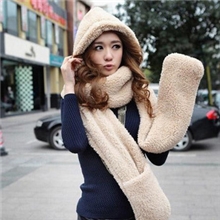 2013韩国秋冬羊羔绒连帽毛绒加厚情侣围脖围巾帽子手套一体