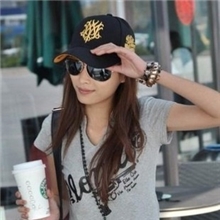 M狼7代刺绣棒球帽韩版运动潮男女鸭舌帽情侣遮阳帽子批发