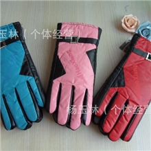 131012013热销时尚简约新款休闲女小三角防水保暖手套促销批发