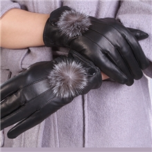 淘宝爆款韩版秋冬天保暖女士皮手套冬季狐狸毛球羊皮真皮手套高档