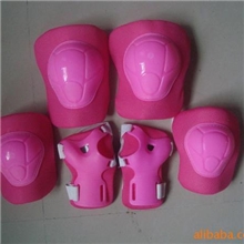 护身用品。旱冰护具。