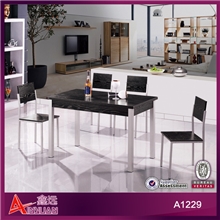 实木纹理餐厅餐桌4人位家用餐桌工厂直销佛山外贸家具