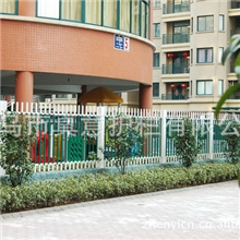 供应热镀锌护栏,阳台护栏,栅栏门