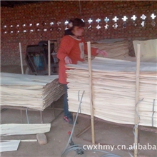 常年大量出售杨木皮优质杨木面皮建筑用板材