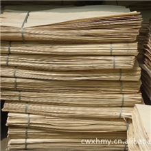 长期大量供应杨木皮.杨木芯板.面皮。。