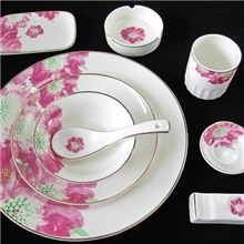 高档酒店陶瓷餐具摆台餐具翅盅台面餐具餐盘碗味碟西餐杯勺子