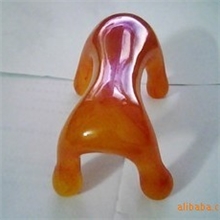 蜜蜡按摩狗/经络按摩器材/美容刮痧器材/蜜蜡橘红按摩狗/琥珀狗