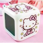 七彩闹钟七彩变色卡通闹钟创意可爱静音闹钟150g