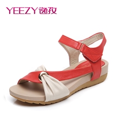 2013夏季新款女鞋软面皮拼色休闲平底魔术贴坡跟凉鞋女鞋子批发