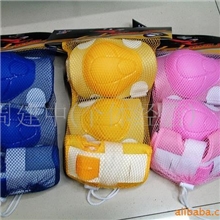 运动护具多种颜色：轮滑儿童护具溜冰护具批发。自产自销