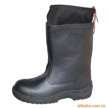 上海沃锐专业生产各种耐砸耐酸碱防寒棉防护靴