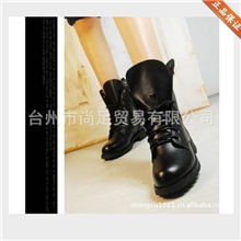 2012潮黑色复古英伦风系带机车靴欧美范马丁靴中短筒女单靴